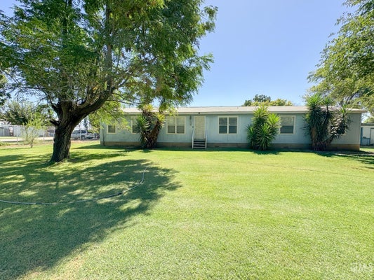 12001 ALDERWOOD ST, BAKERSFIELD, CA 93307 - Image 97b7c3b8b7fdc2a8f1e048b6d36217df/1444460698