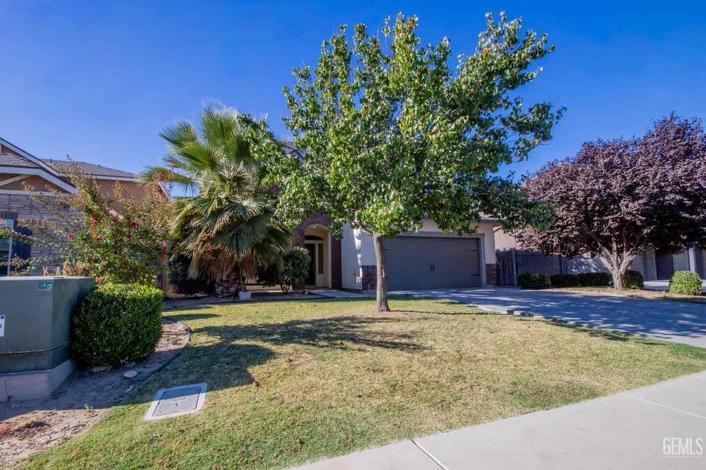 Photo of 10323 Alondra Avenue, Bakersfield, CA 93311 (MLS # 202609872)