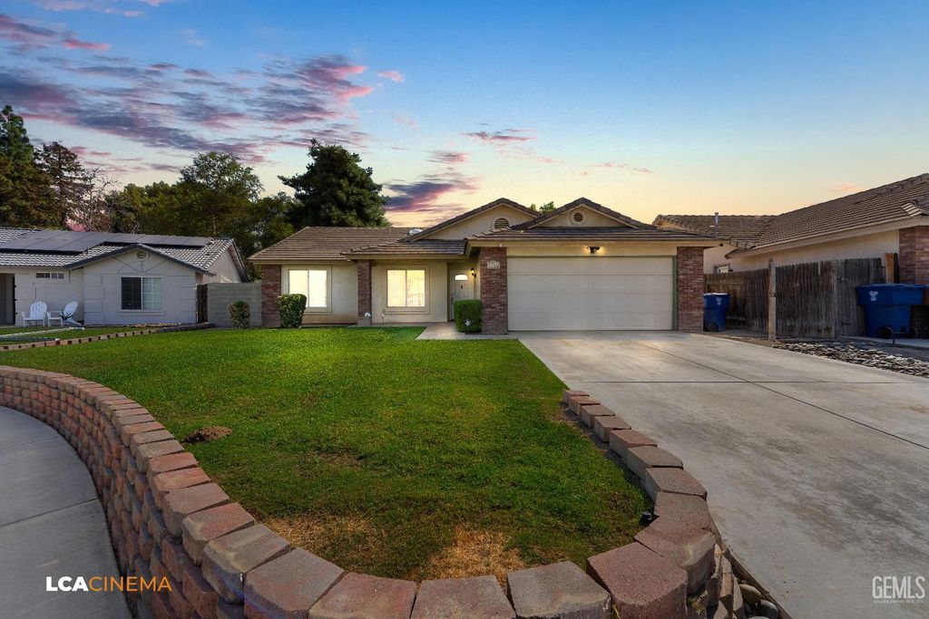 Photo of 4715 Peacock Court, Bakersfield, CA 93313 (MLS # 202600066)