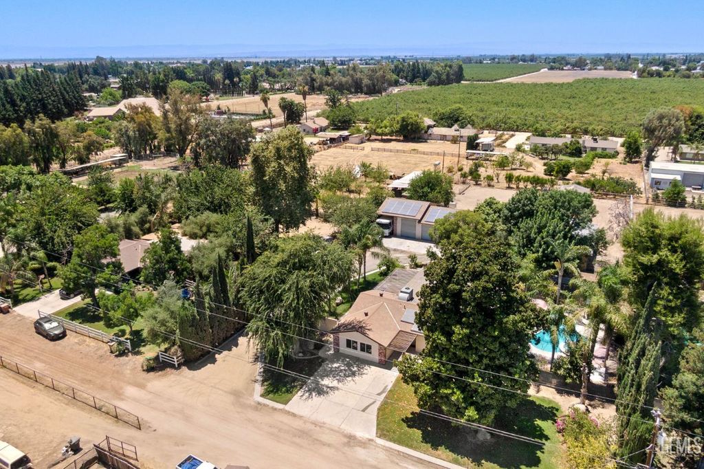 Photo of 0 921 Christian Avenue, Bakersfield, CA 93314 (MLS # 202511066)