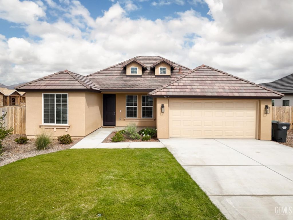 Photo of 4617 Freestone Ct, Bakersfield, CA 93306 (MLS # 202604004)