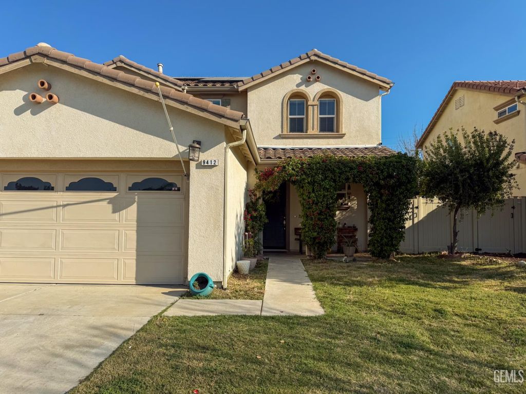 Photo of 9412 Poseidon Street, Bakersfield, CA 93306 (MLS # 202603694)
