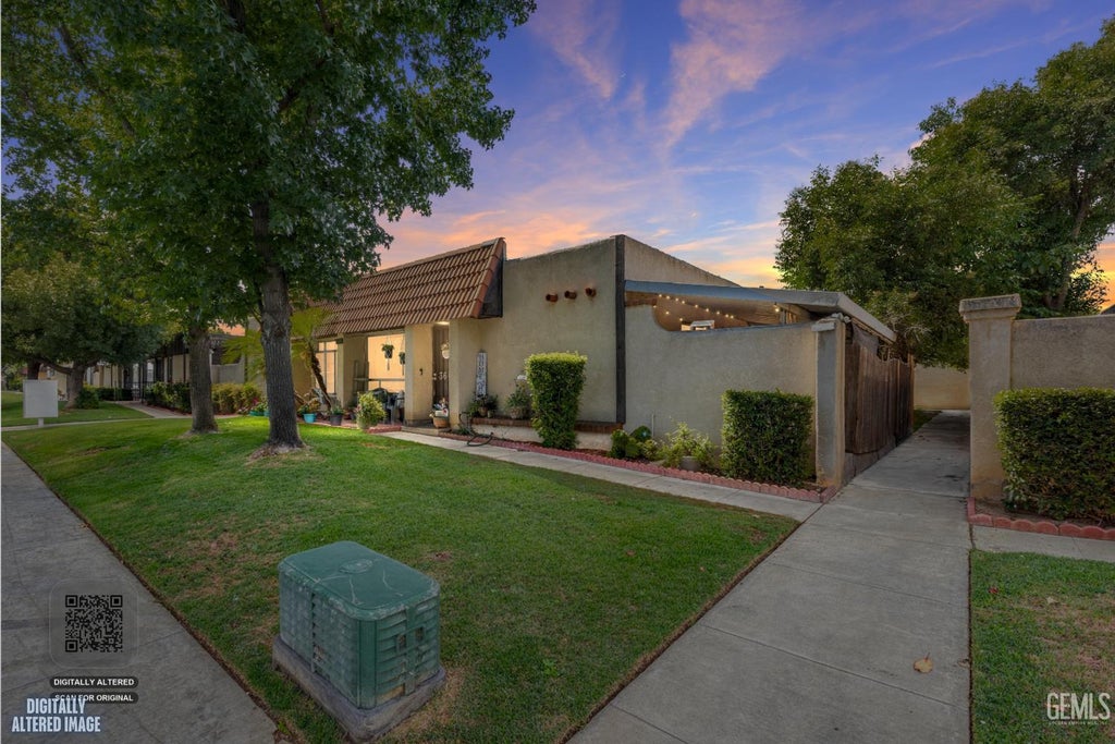 Photo of 3609 Sampson Court #C, Bakersfield, CA 93309 (MLS # 202606104)