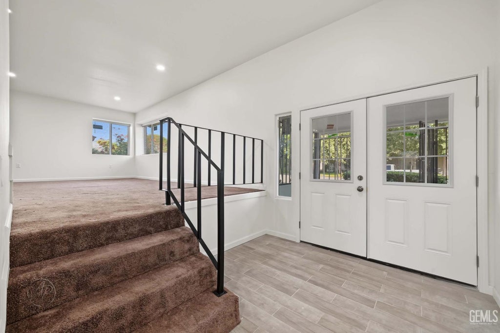 Photo of 3044 Jacaranda Drive, Bakersfield, CA 93301 (MLS # 202609932)