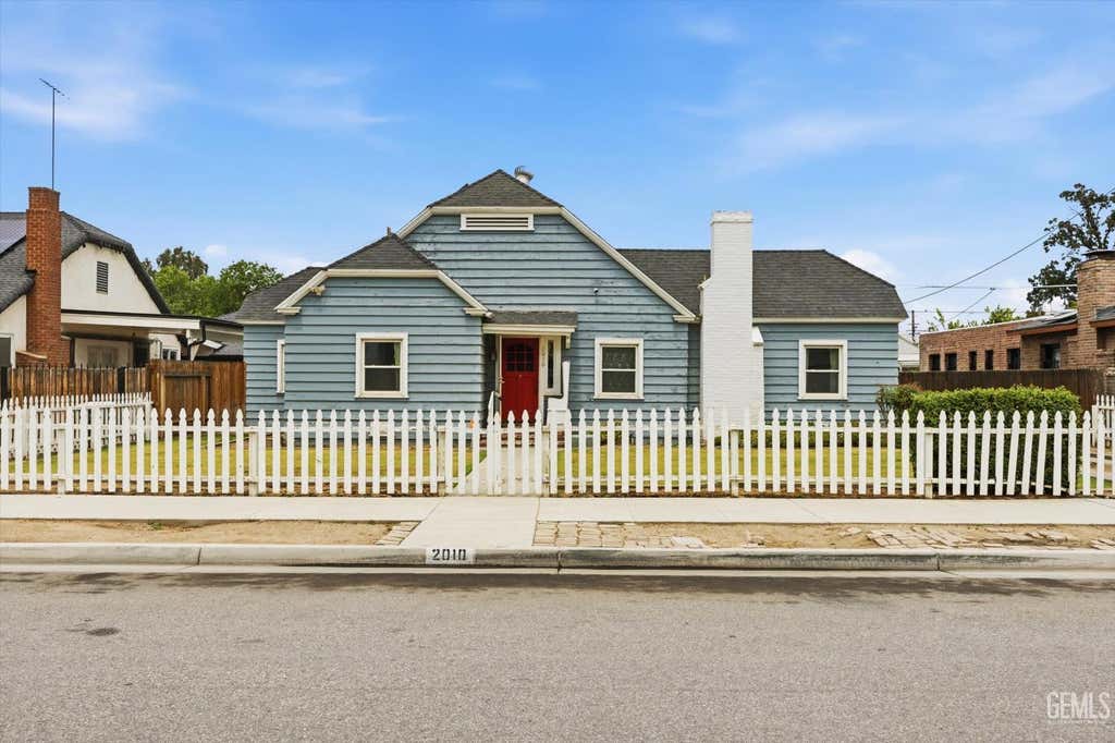 Photo of 2010 Cherry Street, Bakersfield, CA 93304 (MLS # 202603957)