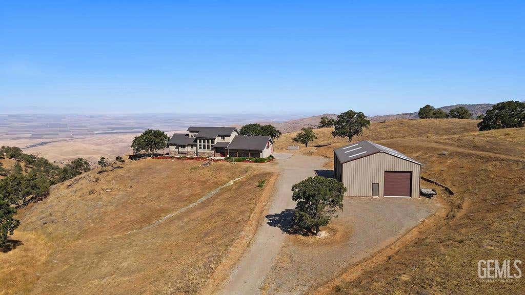 Photo of 30951 Dapple Grey Court, Tehachapi, CA 93561 (MLS # 202606918)
