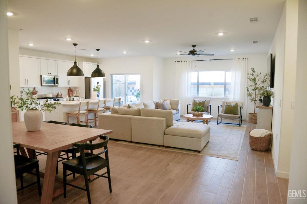 Photo of 8906 Canyon Sage Dr Dr, Shafter, CA 93263 (MLS # 202600860)