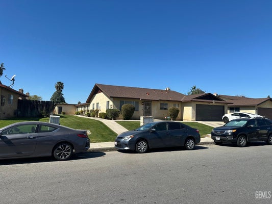 2421 WESTHOLME BLVD, BAKERSFIELD, CA 93309 - Image 9b7a704a5af2eccb1bc0936dfe4915db/2714885602