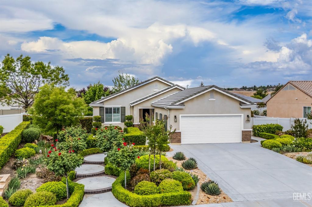 Photo of 13408 Limestone Falls Drive, Bakersfield, CA 93306 (MLS # 202600651)