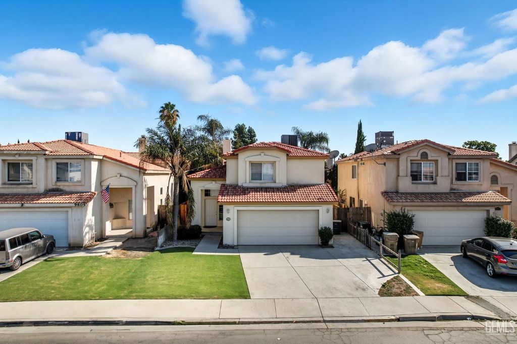 Photo of 9609 Salinger Street, Bakersfield, CA 93311 (MLS # 202511288)