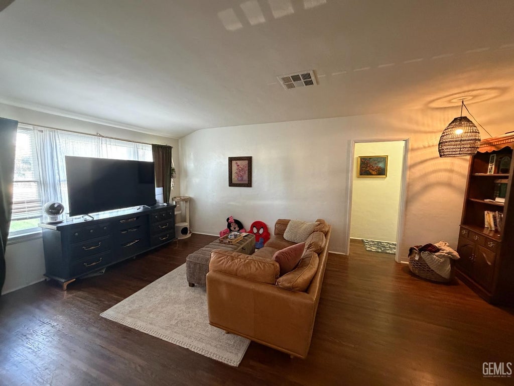 Photo of 300 Holtby Road, Bakersfield, CA 93304 (MLS # 202609193)