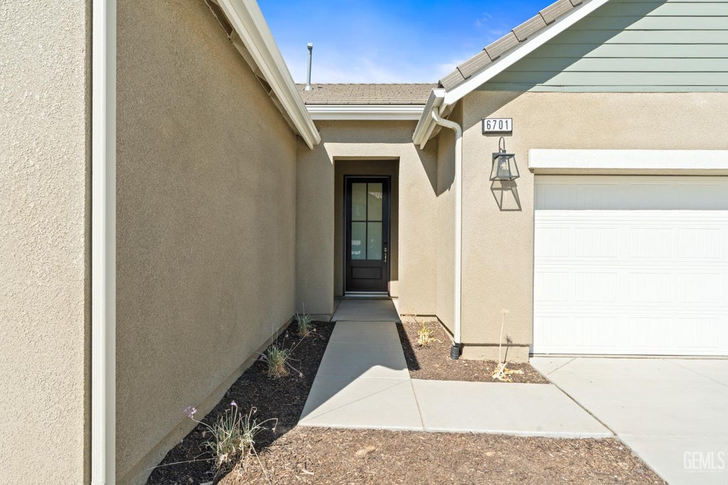 Photo of 6701 Cedar Post Drive, Bakersfield, CA 93314 (MLS # 202512844)