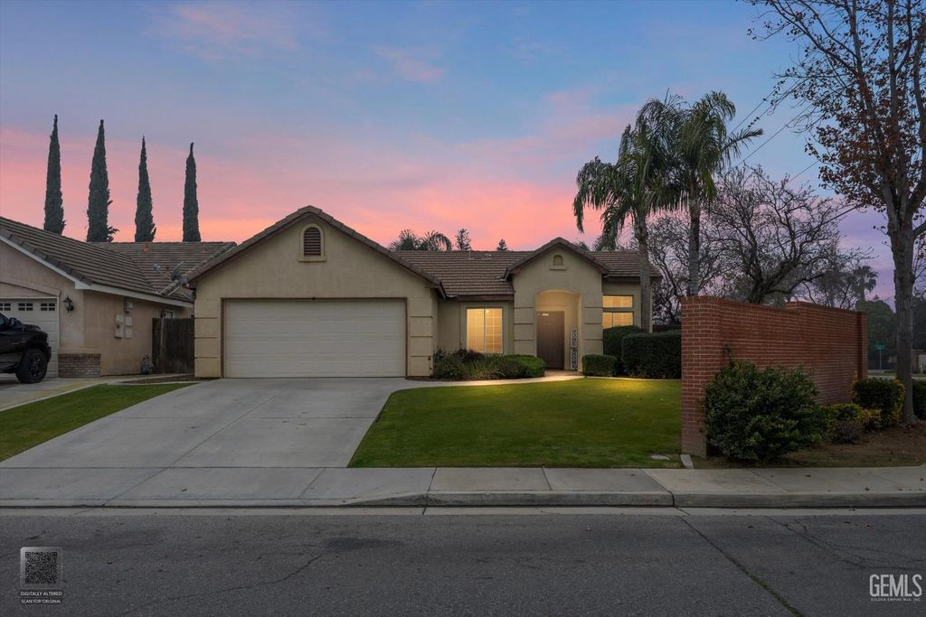 Photo of 1113 Invermay Street, Bakersfield, CA 93312 (MLS # 202600733)