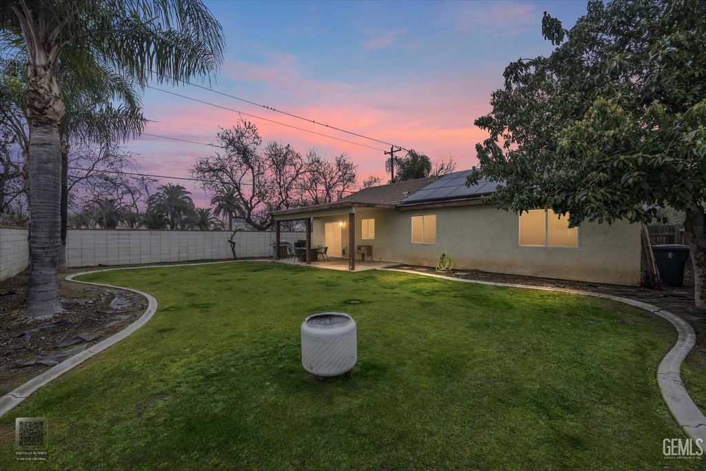 Photo of 1113 Invermay Street, Bakersfield, CA 93312 (MLS # 202600733)