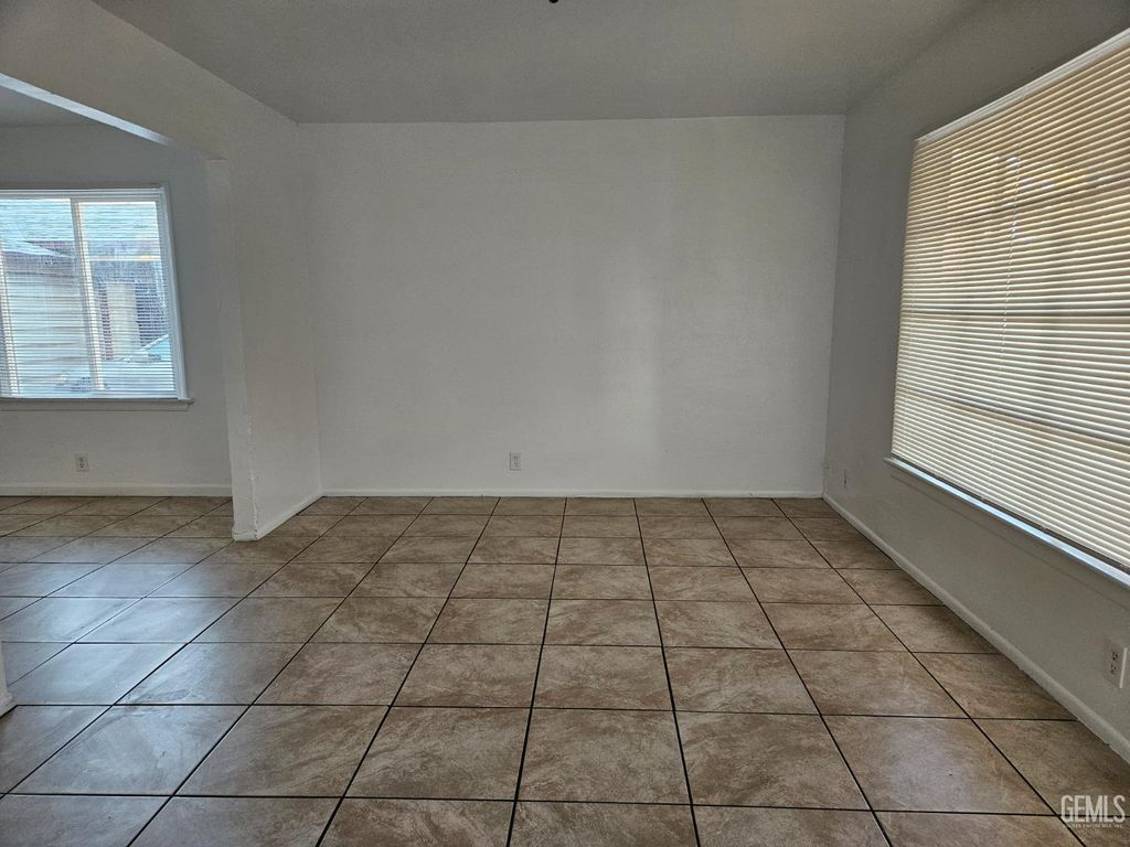 Photo of 144 Rodriguez Avenue, Shafter, CA 93263 (MLS # 202603599)