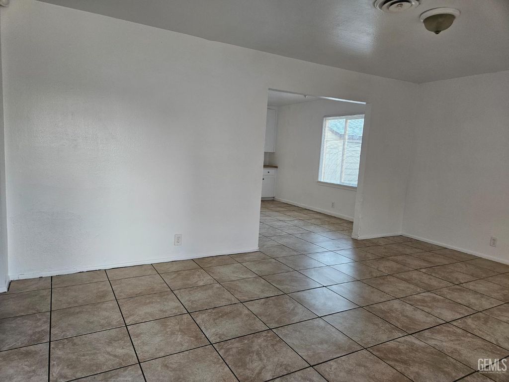 Photo of 144 Rodriguez Avenue, Shafter, CA 93263 (MLS # 202603599)