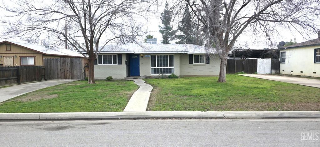 Photo of 622 Cypress Street, Bakersfield, CA 93304 (MLS # 202600774)