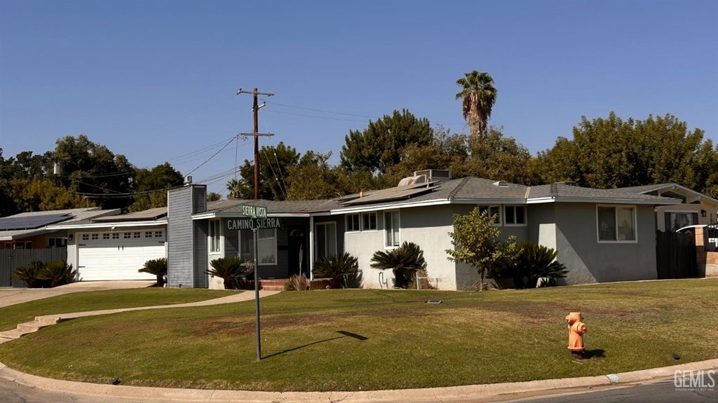 Photo of 1650 Camino Sierra, Bakersfield, CA 93306 (MLS # 202610195)