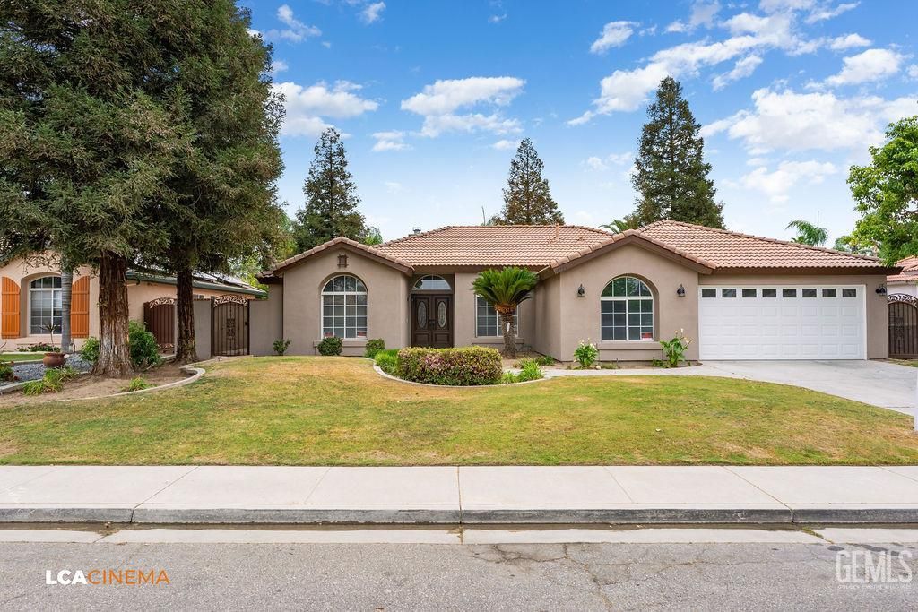 Photo of 10723 Iron Creek Avenue, Bakersfield, CA 93312 (MLS # 202603717)