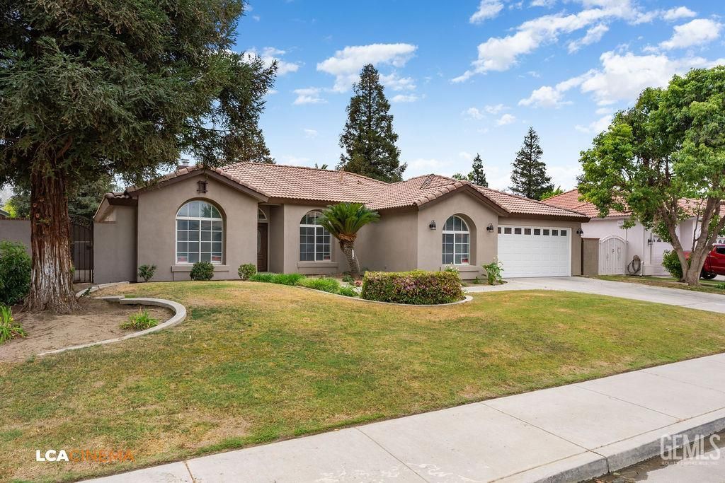 Photo of 10723 Iron Creek Avenue, Bakersfield, CA 93312 (MLS # 202603717)