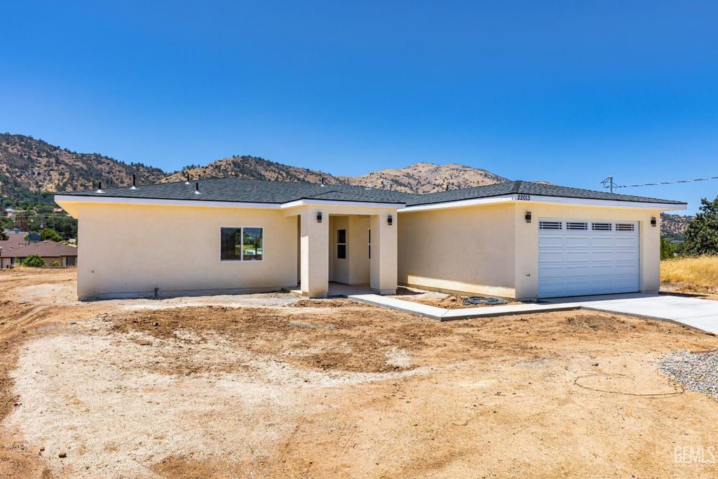 Photo of 22013 McCarthy Drive, Tehachapi, CA 93561 (MLS # 202607435)