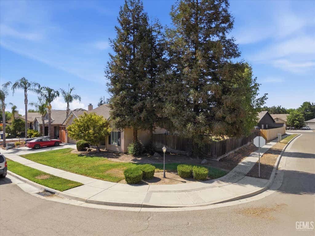 Photo of 1158 Chardonnay Court, Tulare, CA 93274 (MLS # 202607882)