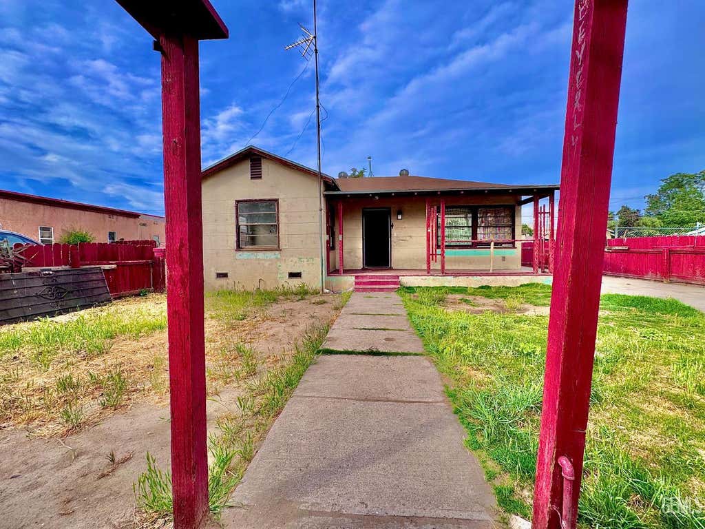 Photo of 1720 Pacific Street, Bakersfield, CA 93305 (MLS # 202603280)
