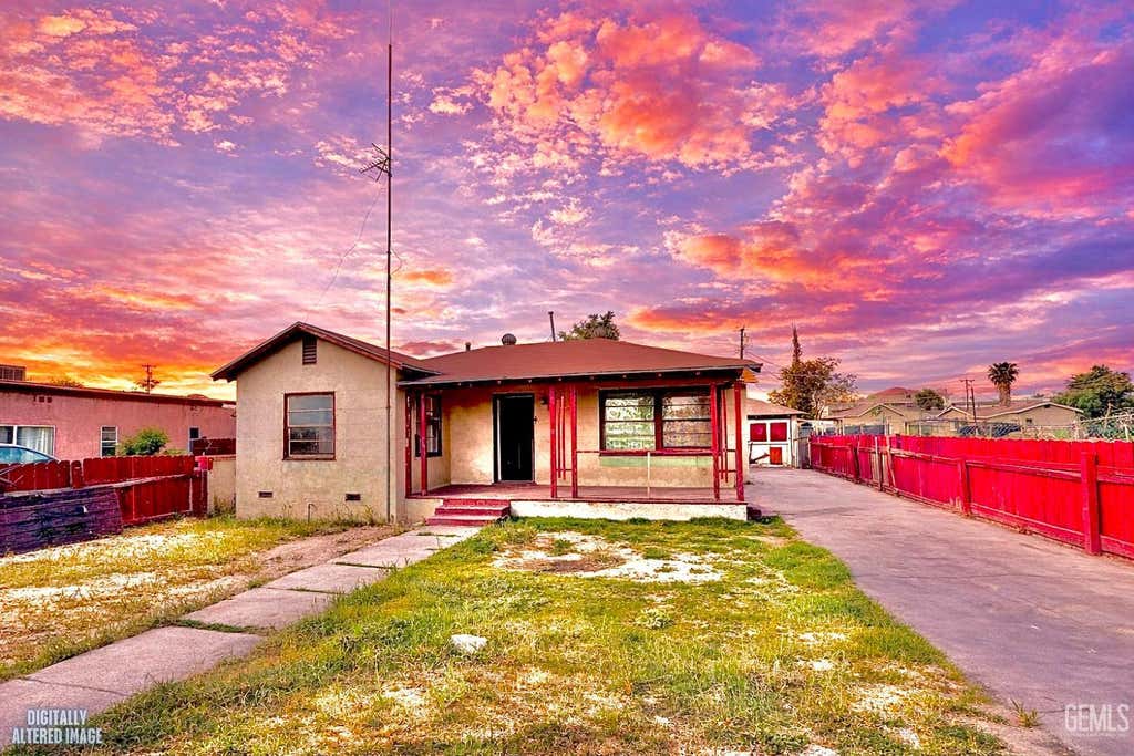 Photo of 1720 Pacific Street, Bakersfield, CA 93305 (MLS # 202603280)