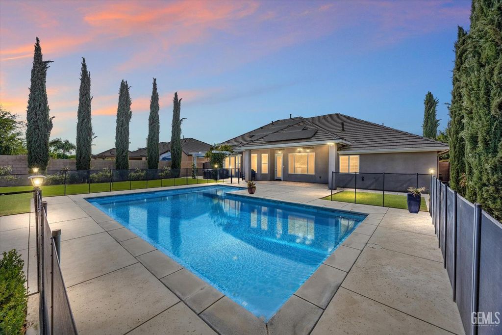 Photo of 6002 Dartmoor Wood Avenue, Bakersfield, CA 93314 (MLS # 202510831)