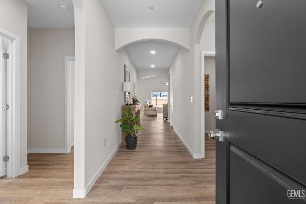 Photo of 6107 Curvy Hills Drive, Bakersfield, CA 93306 (MLS # 202510666)