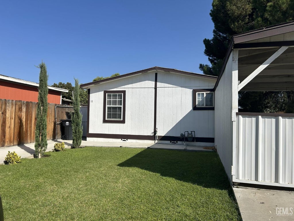 Photo of 601 Pacheco Road #18, Bakersfield, CA 93307 (MLS # 202610077)