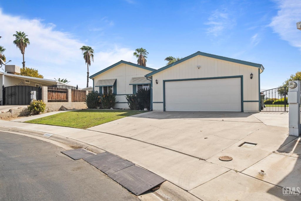Photo of 9000 Eastwind Circle, Bakersfield, CA 93306 (MLS # 202610439)