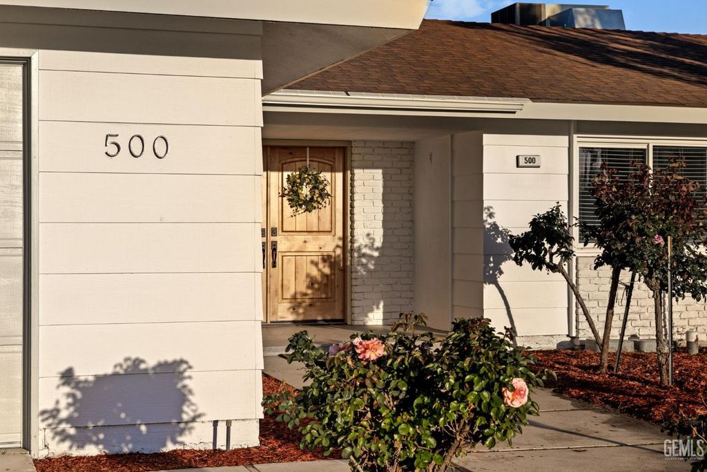 Photo of 500 Friant Court, Bakersfield, CA 93309 (MLS # 202602456)