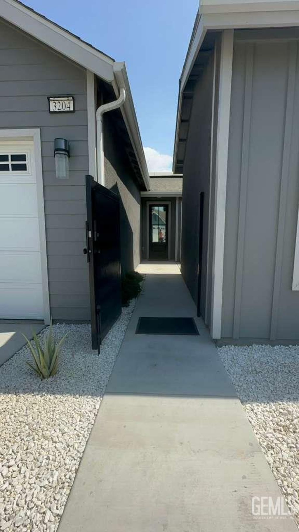 Photo of 3204 Blue Creek Lane, Shafter, CA 93263 (MLS # 202510739)