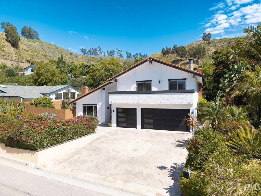 Photo of 191 Harborview Court, Ventura, CA 93003 (MLS # 202604556)