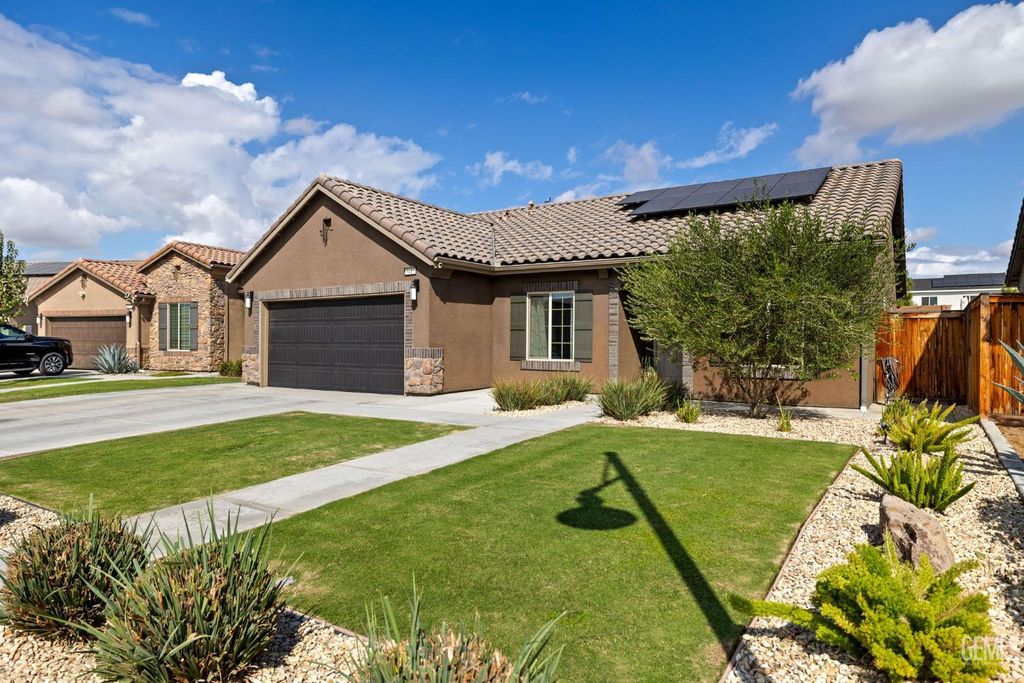 Photo of 9410 Laurel Ridge Lane, Shafter, CA 93263 (MLS # 202511299)