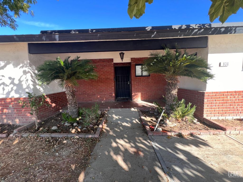 Photo of 830 Davis Avenue, Mc Farland, CA 93250 (MLS # 202511596)
