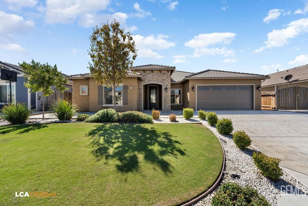 Photo of 9713 Blountsville Drive, Bakersfield, CA 93311 (MLS # 202511255)