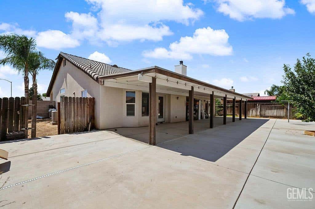 Photo of 6918 Longford Court, Bakersfield, CA 93313 (MLS # 202608116)