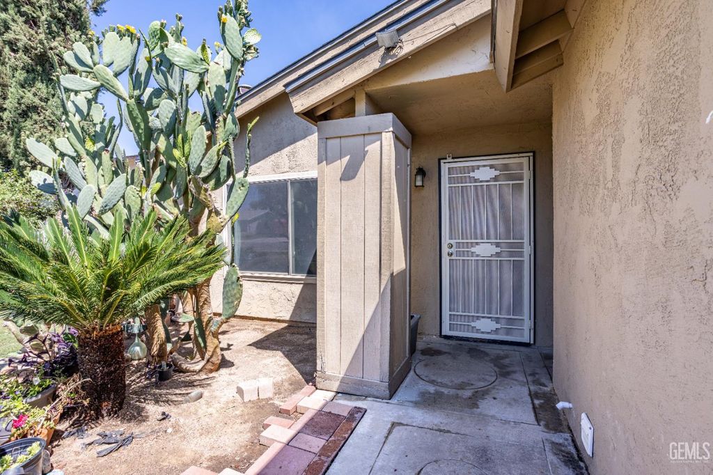 Photo of 4100 Highland Hills Street, Bakersfield, CA 93308 (MLS # 202604124)