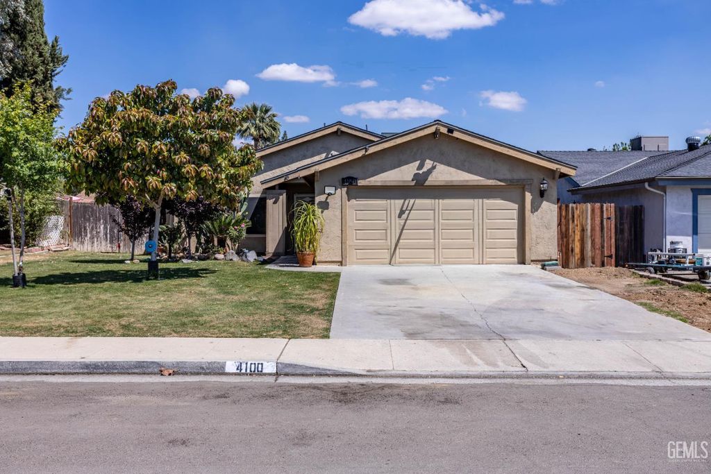Photo of 4100 Highland Hills Street, Bakersfield, CA 93308 (MLS # 202604124)