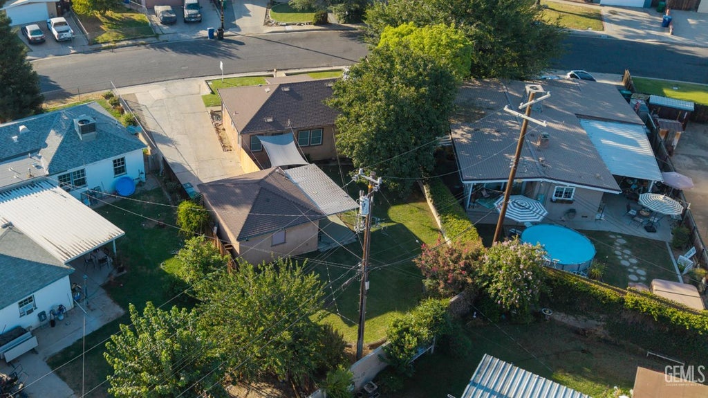 Photo of 3010 Peerless Avenue, Bakersfield, CA 93308 (MLS # 202609270)