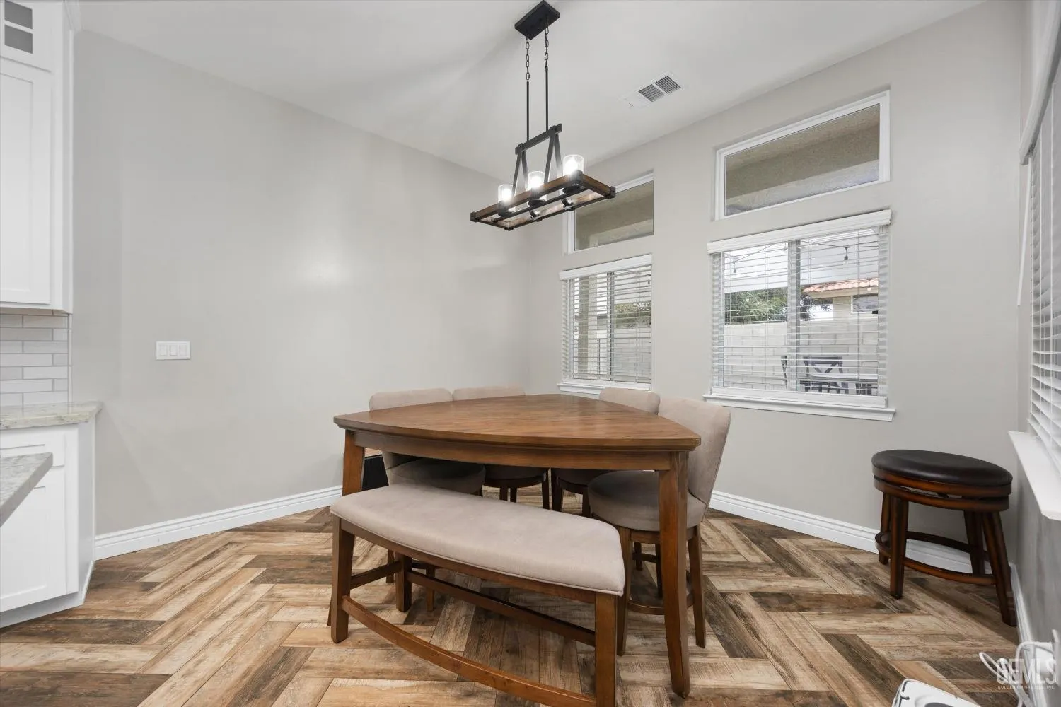 Bakersfield, California 93314, United States, 4 Bedrooms Bedrooms, ,3 BathroomsBathrooms,Residential,Active,4587