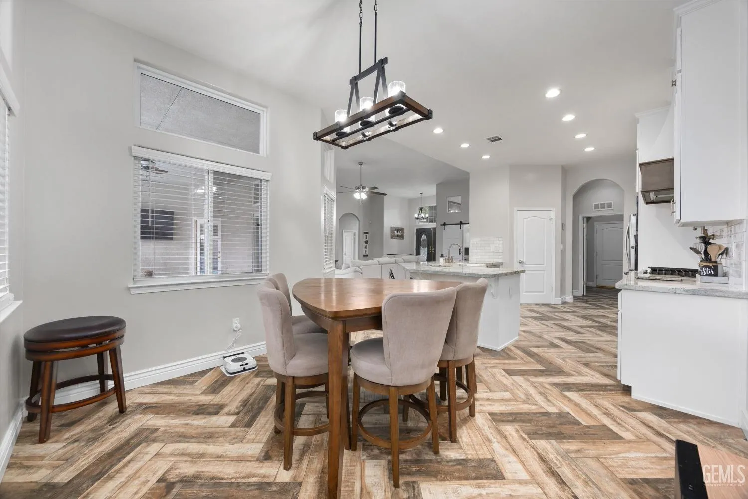 Bakersfield, California 93314, United States, 4 Bedrooms Bedrooms, ,3 BathroomsBathrooms,Residential,Active,4587