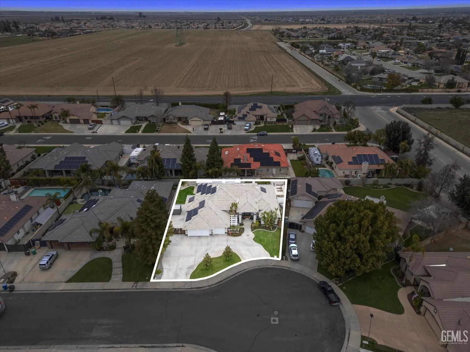 Bakersfield, California 93314, United States, 4 Bedrooms Bedrooms, ,3 BathroomsBathrooms,Residential,Active,4587