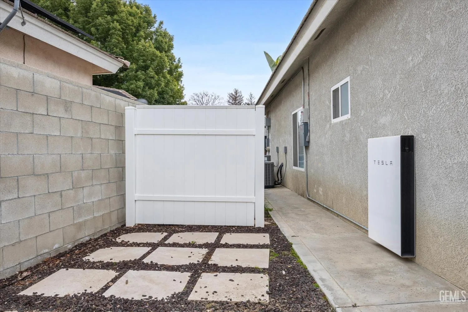 Bakersfield, California 93314, United States, 4 Bedrooms Bedrooms, ,3 BathroomsBathrooms,Residential,Active,4587