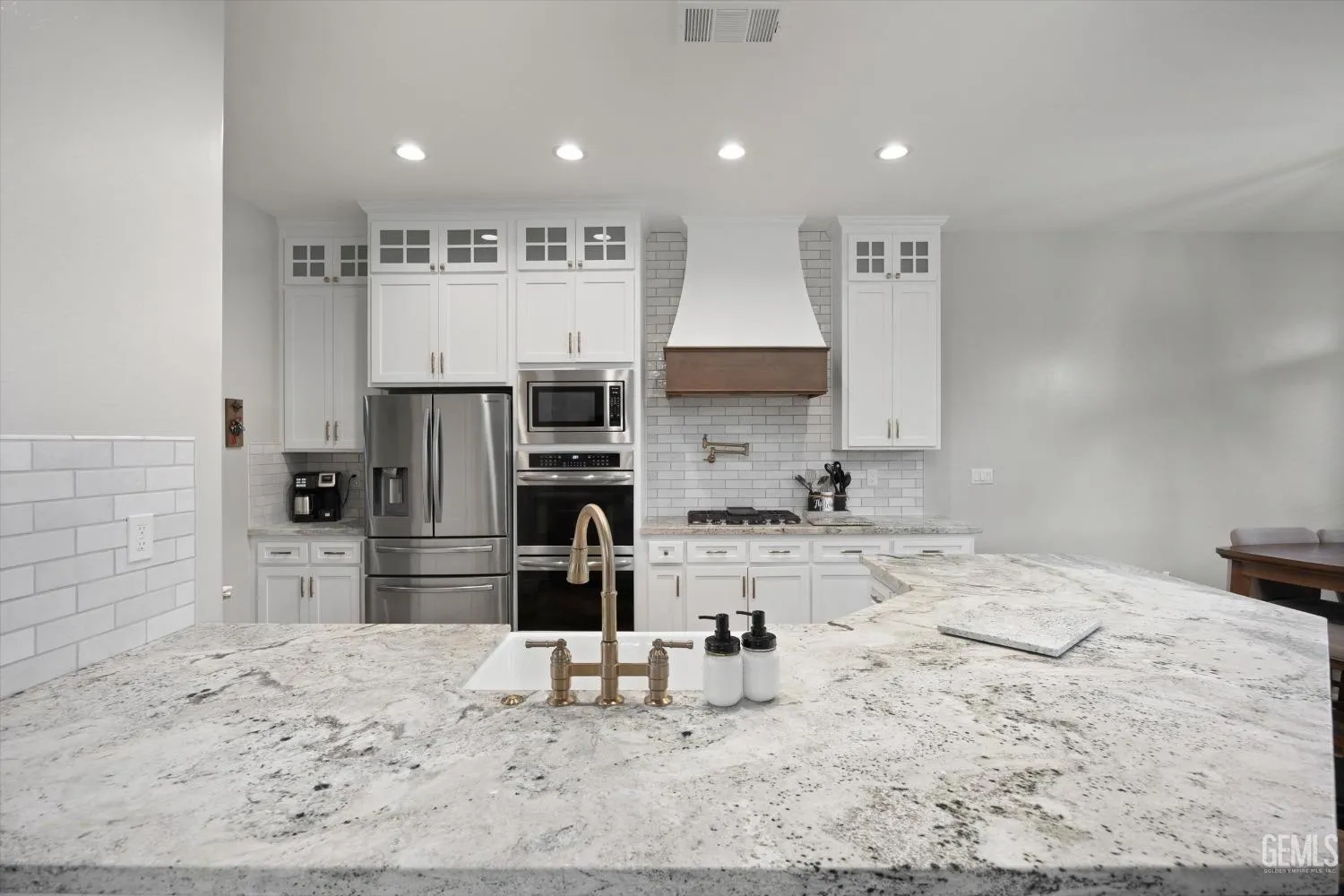 Bakersfield, California 93314, United States, 4 Bedrooms Bedrooms, ,3 BathroomsBathrooms,Residential,Active,4587