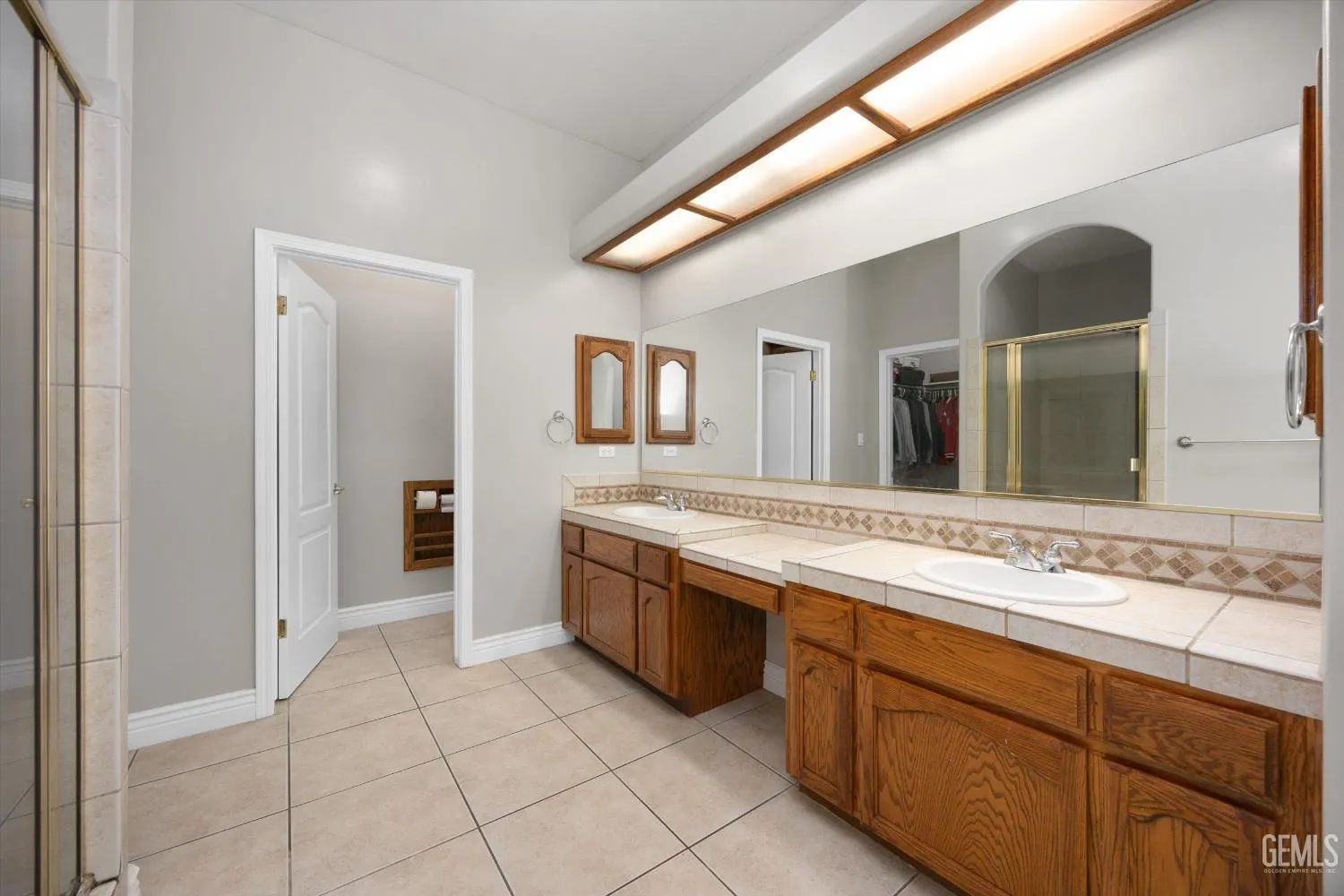 Bakersfield, California 93314, United States, 4 Bedrooms Bedrooms, ,3 BathroomsBathrooms,Residential,Active,4587