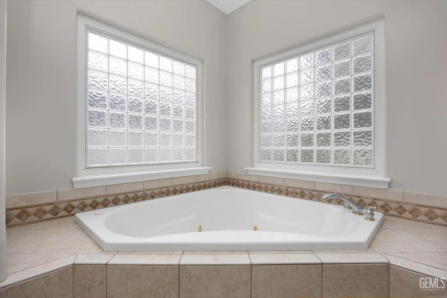 Bakersfield, California 93314, United States, 4 Bedrooms Bedrooms, ,3 BathroomsBathrooms,Residential,Active,4587