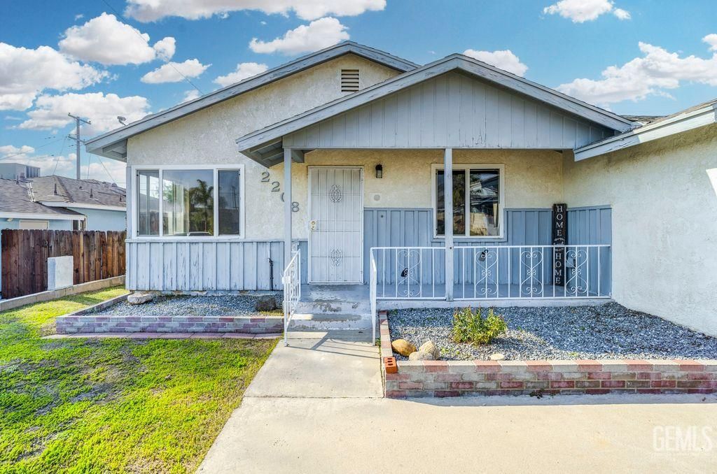 Photo of 2208 Valencia Drive, Bakersfield, CA 93306 (MLS # 202600458)